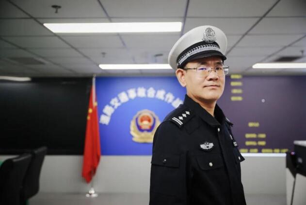 博士后当交警15年后突然火了 张雷个人资料简介